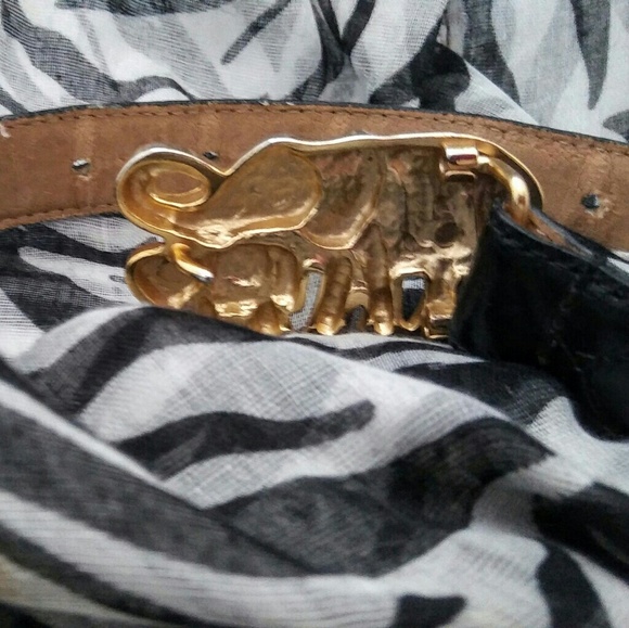 Red Leather Elephant Belt - Picture 3 of 4